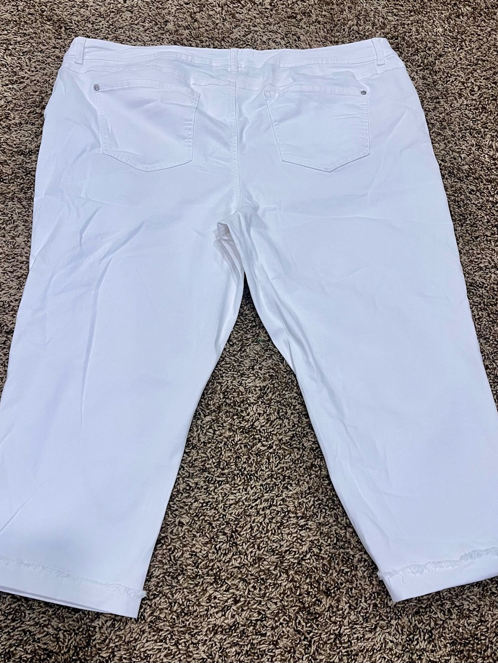 C Denim The Curvy Jean White Distressed Capri Jeans Women’s 22W Plus Size NWT - Picture 5 of 7